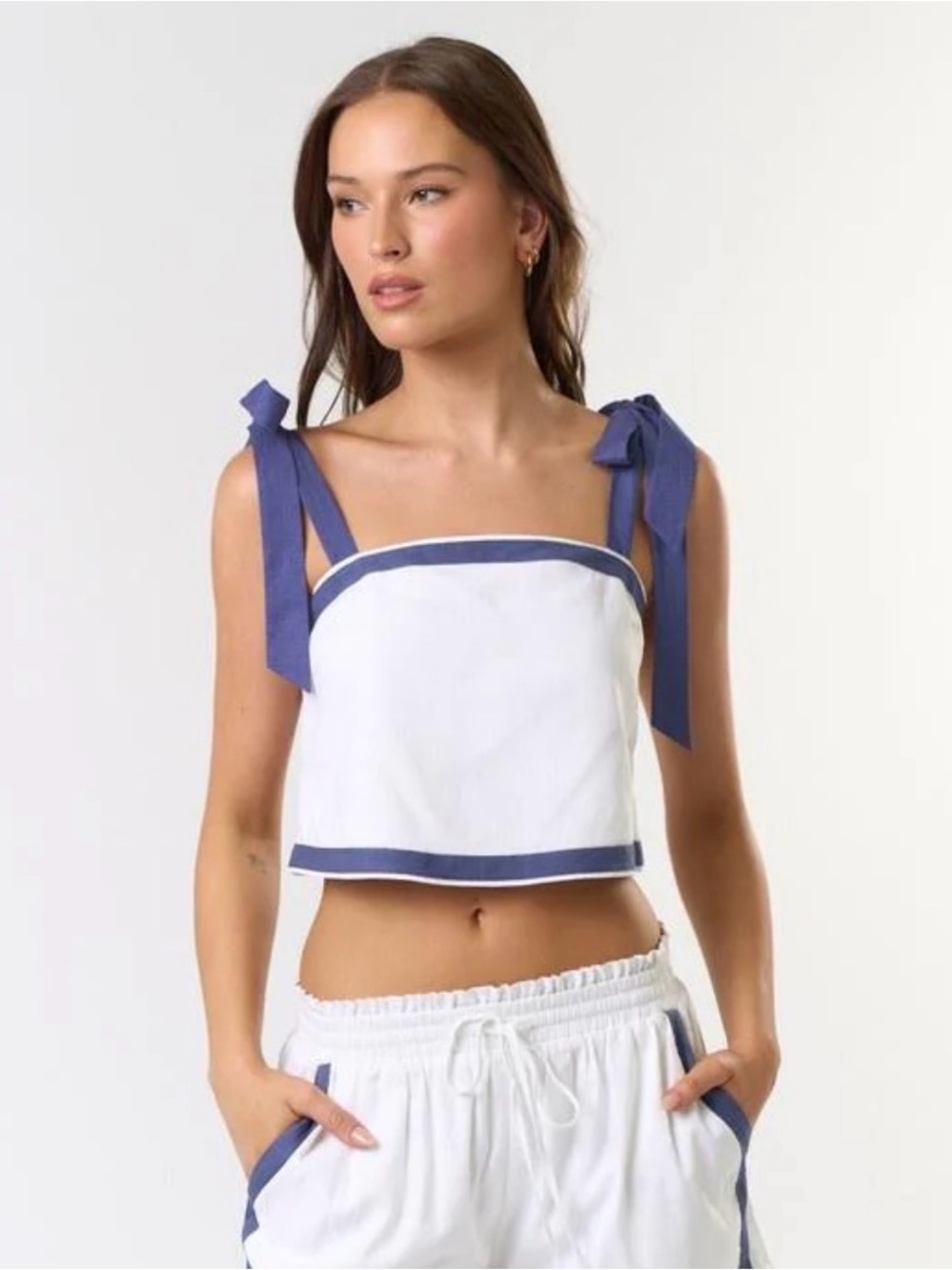 LaLavon White Linen Crop Top with Navy Tie Straps size Medium